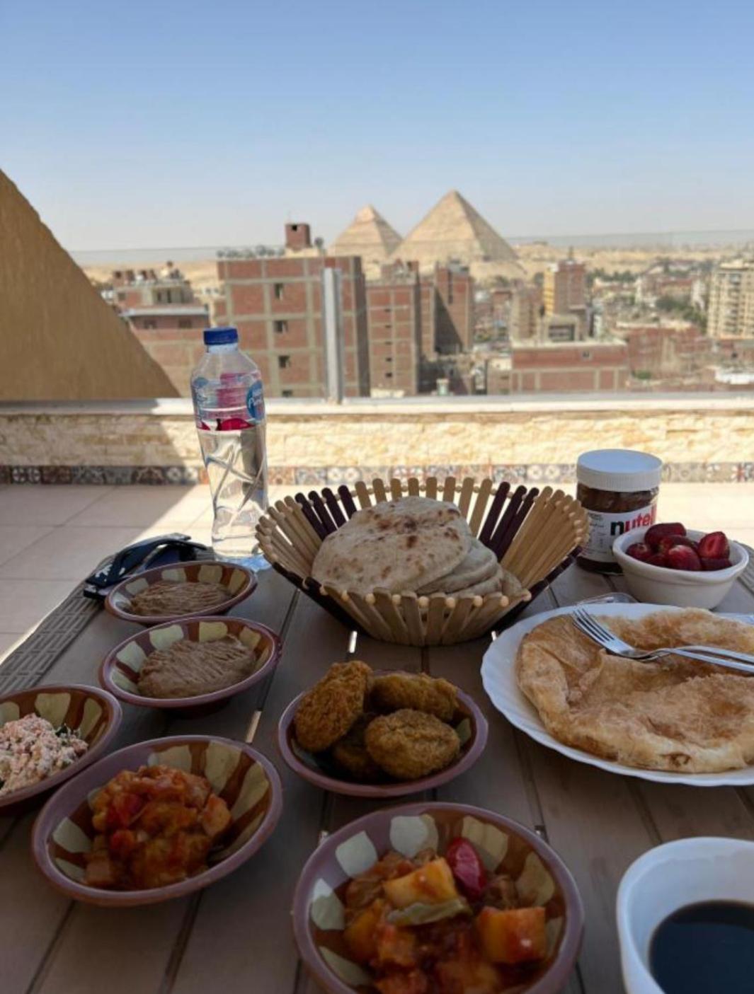 Bedouin Pyramids View 호텔 Kafret el-Gabal 외부 사진